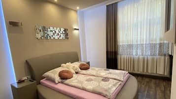 1 室のベッドルーム、WiFi、ベッドシーツ