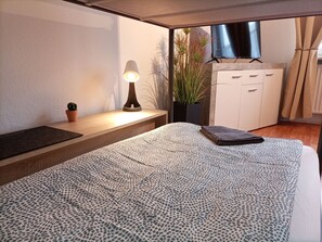 2 chambres, bureau, Wi-Fi gratuit, draps fournis