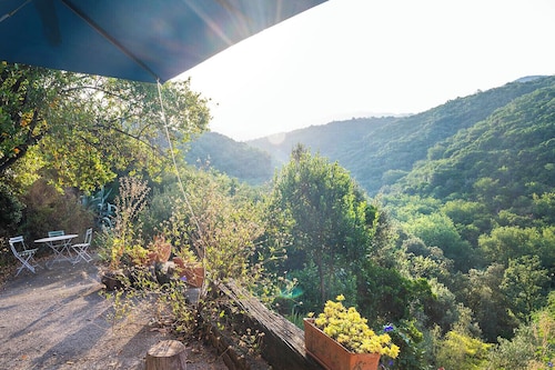 Quiet gîte overlooking nature 15 minutes from Lac du Salagou