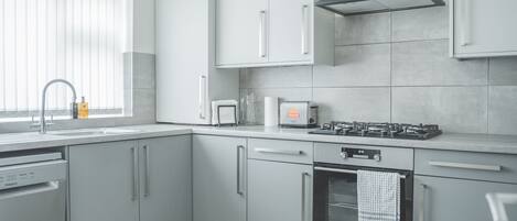 Apartment | Private kitchen | Fridge, microwave, oven, stovetop