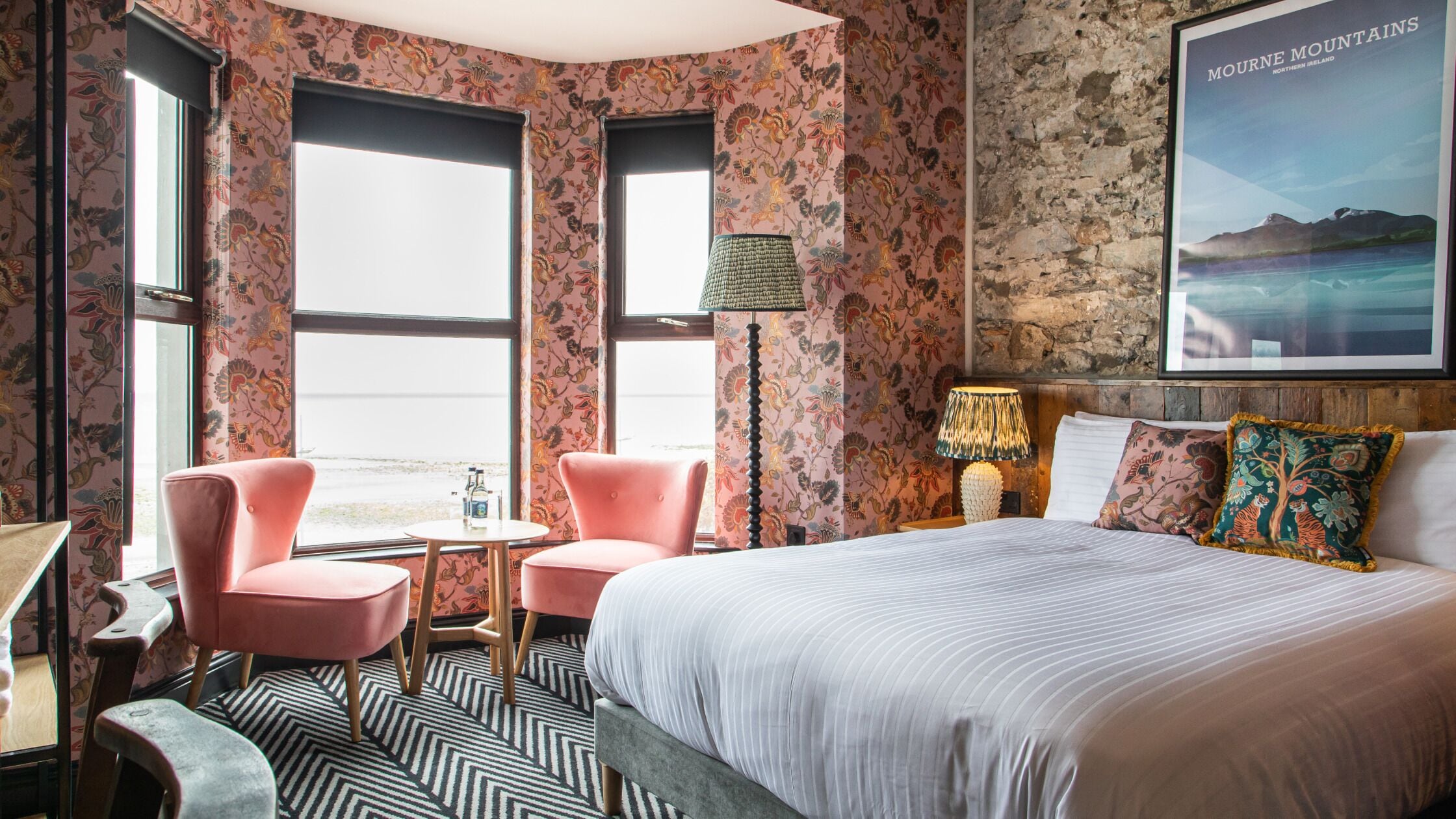 Room, 1 Double Bed | Desk, blackout curtains, soundproofing, iron/ironing board