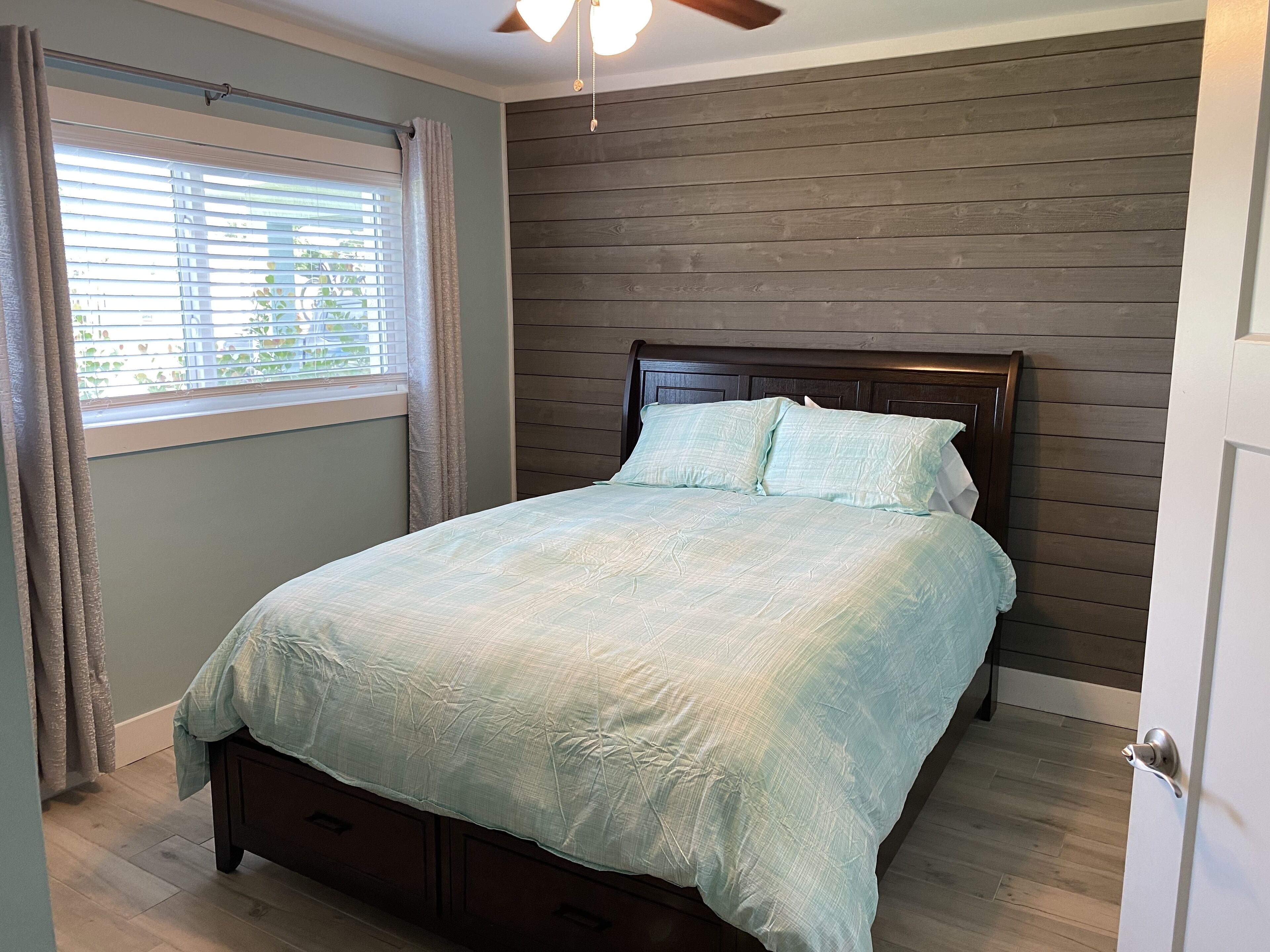 Beautiful home 1 mile from downtown Stuart, close to area beaches and golf!