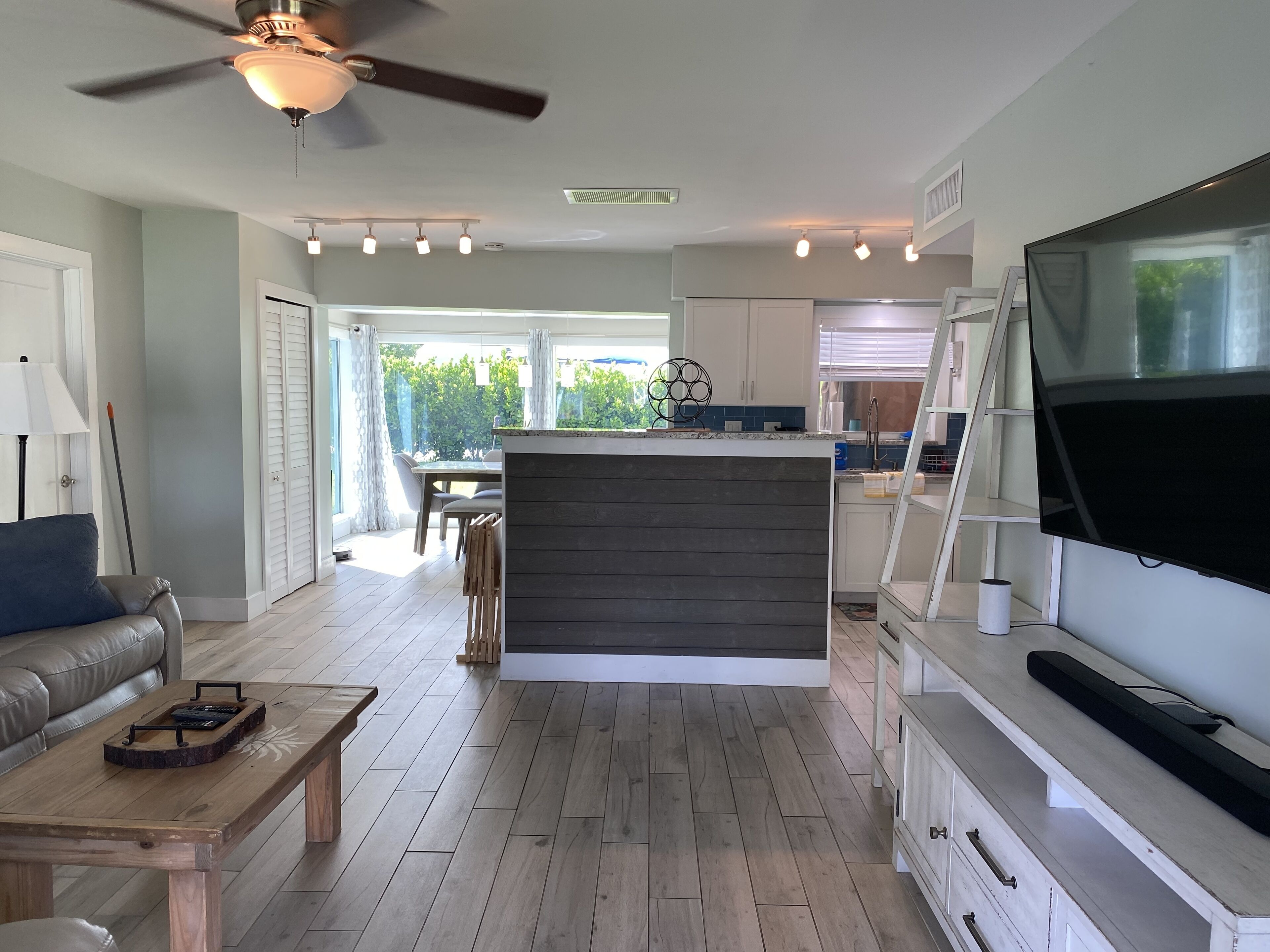 Beautiful home 1 mile from downtown Stuart, close to area beaches and golf!