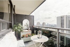 Property grounds - KoHann Design Apartment (Toronto)