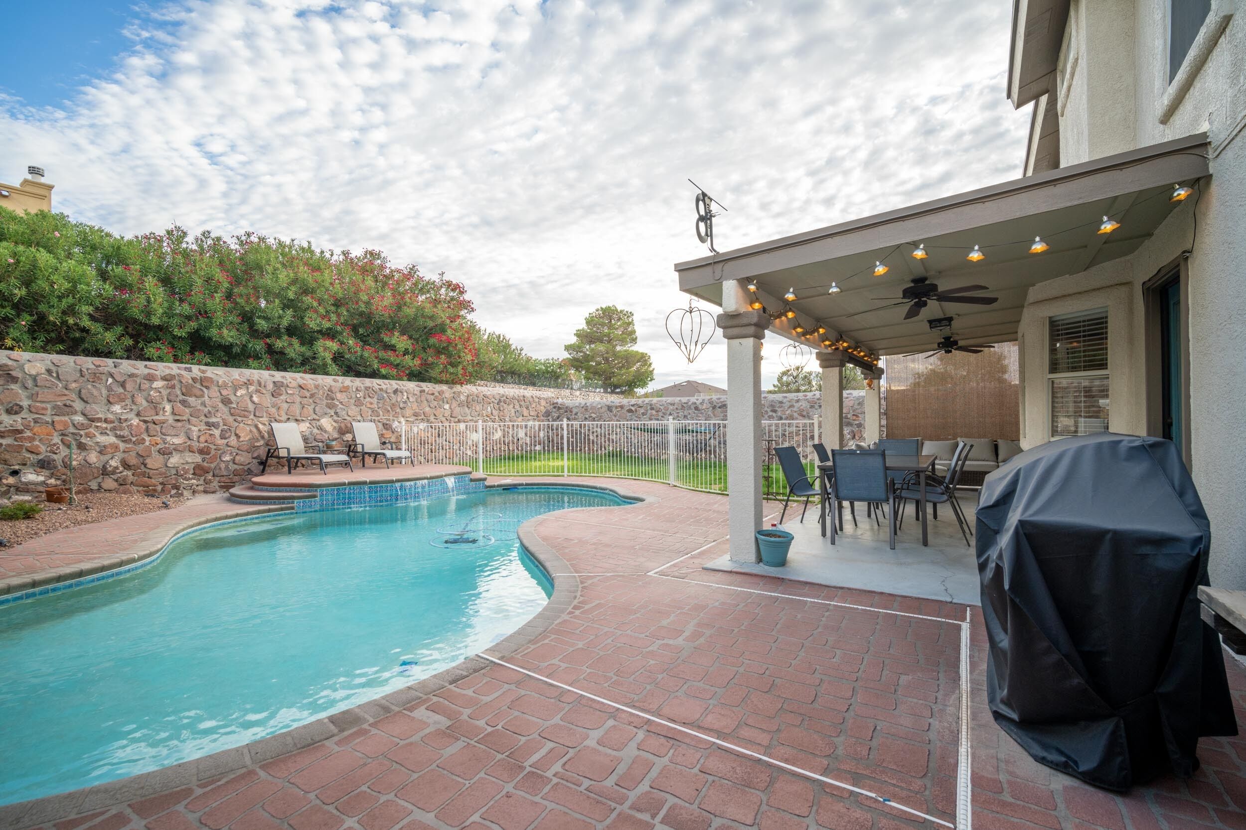 Relaxing El Paso West Side Home W/Pool 