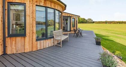 Cosy Luxury Lakeside Lodge, surrounded by amazing views and countryside.