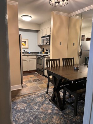 Dining - Highland Suite 102 (Birmingham)