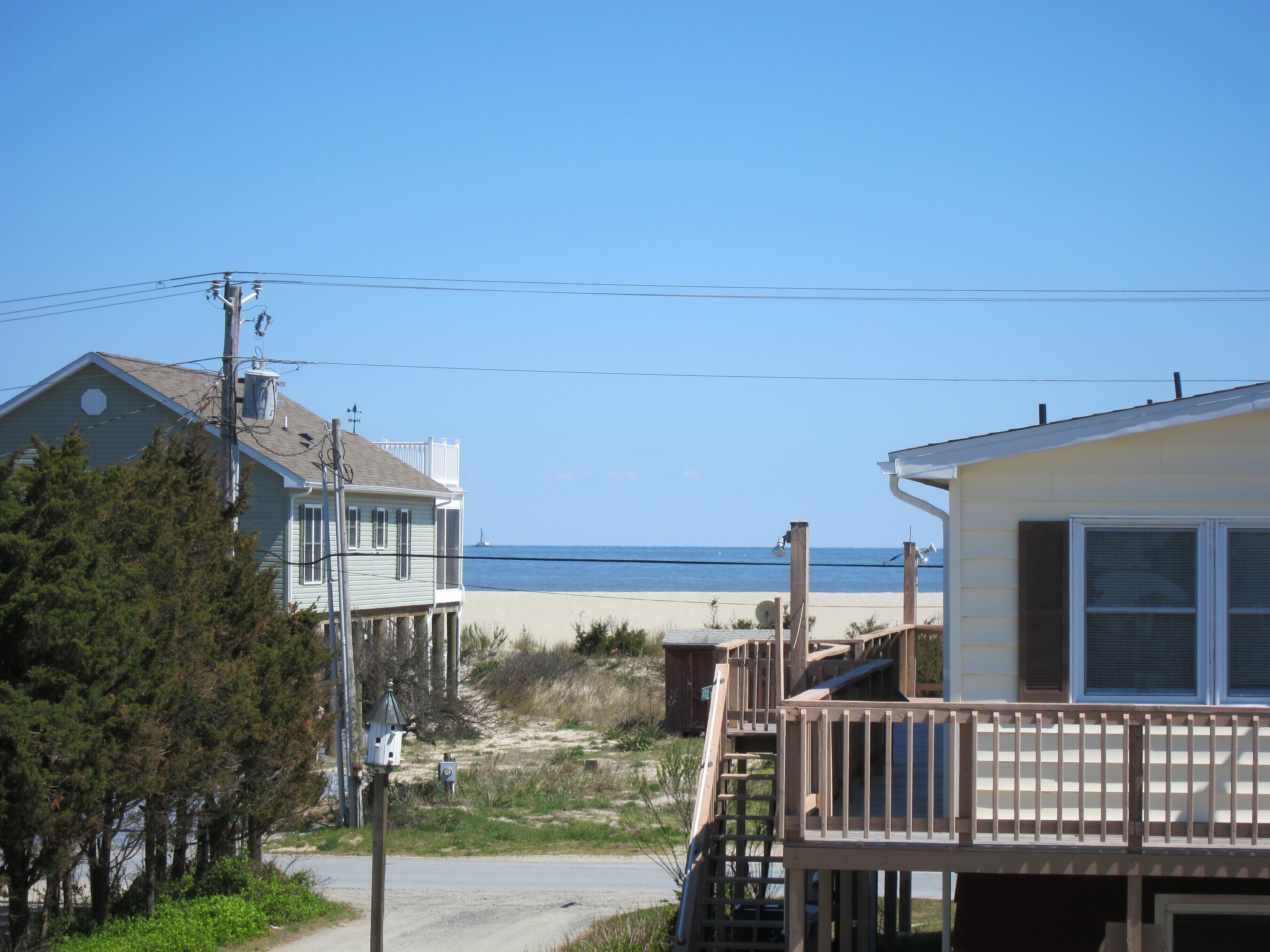 Great views from the sunroom and fantastic sunsets from the screened in porch