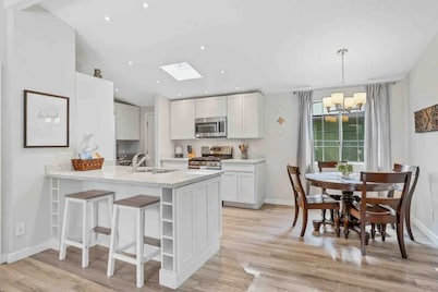 Chill Cottage Backs Forest (Dog Friendly!)