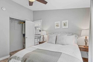 3 bedrooms, desk, iron/ironing board, WiFi