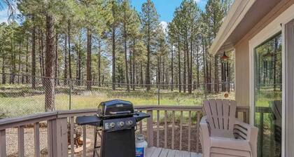 Chill Cottage Backs Forest (Dog Friendly!)