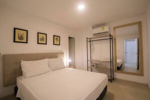 In-room safe, desk, iron/ironing board, free WiFi - Private 3 Bedroom Home with Patio in Walled City (Cartagena)