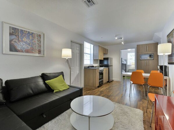 TV - Coral Gables Area Hidden GEM W/ Private Garden (Miami)