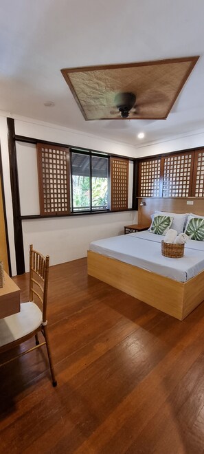 Habitación clásica doble | Decoración individual, mobiliario individual, escritorio