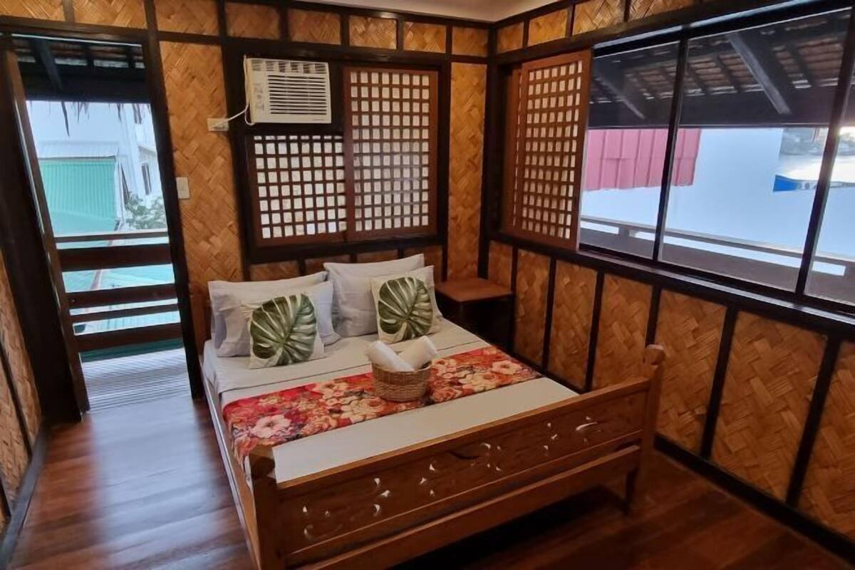 Desk, laptop workspace, free WiFi, individually decorated