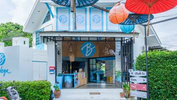 Fachada de la propiedad