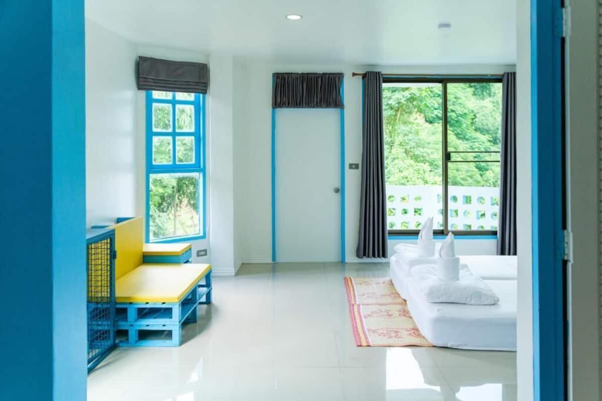 Double Room, 1 King Bed, Non Smoking | Bed sheets
