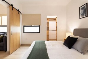 1 室のベッドルーム、デスク、アイロン / アイロン台、WiFi (無料)