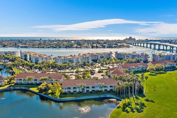 Exterior - Vista Verde West|6-136| 2BD 2BA (St. Petersburg)