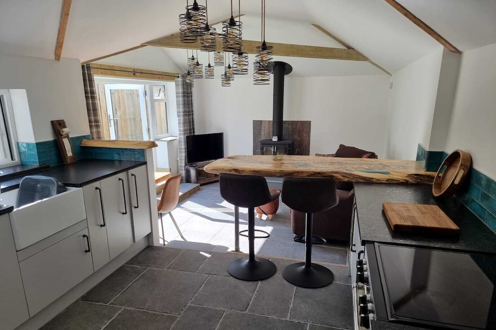 Private, 2 Person, Dog Friendly Holiday Cottage.. North Cornwall