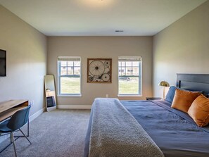 2 habitaciones, escritorio, tabla de planchar con plancha y wifi 