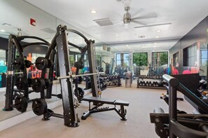 Fitness facility - CozySuites Chandler 2BR with 2 pools and Jacuzzi 01 (Chandler)