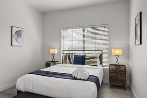 2 habitaciones, escritorio, tabla de planchar con plancha y wifi 