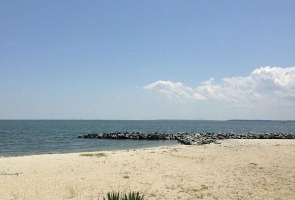 Una playa cerca