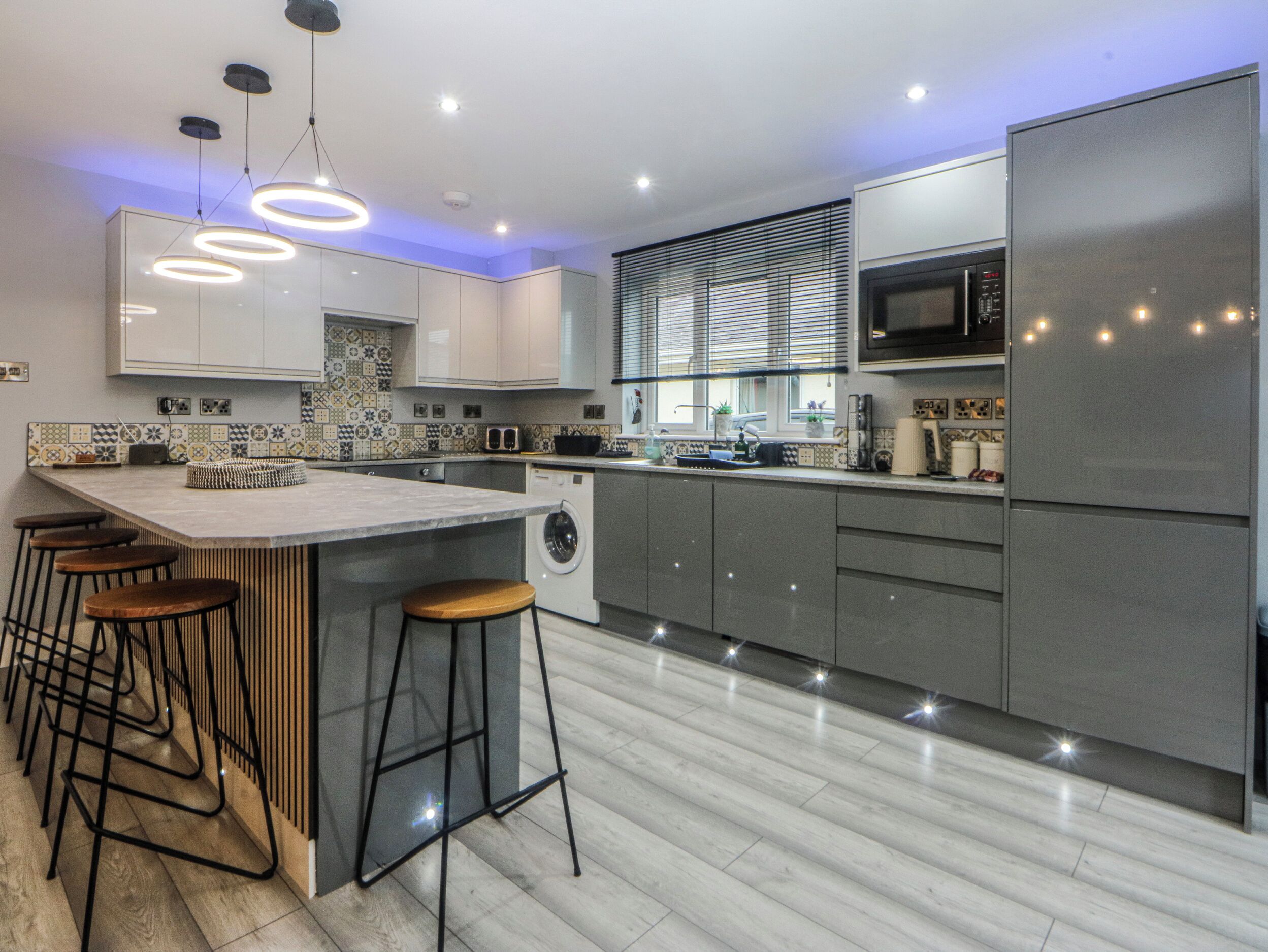 Cottage | Private kitchen | Fridge, dishwasher, electric kettle, cookware/dishes/utensils