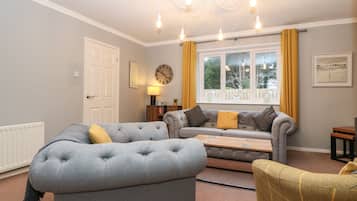 Cottage | Living area