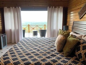 5 bedrooms, travel crib, free WiFi, bed sheets