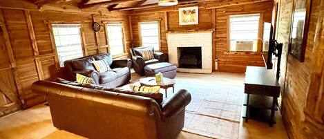 Smart-TV, Kamin, DVD-Player, Videothek