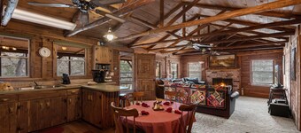 22 miles to Round Top, 3/2 w/ trailer parking, relaxing cozy cabin w/ lake, wifi