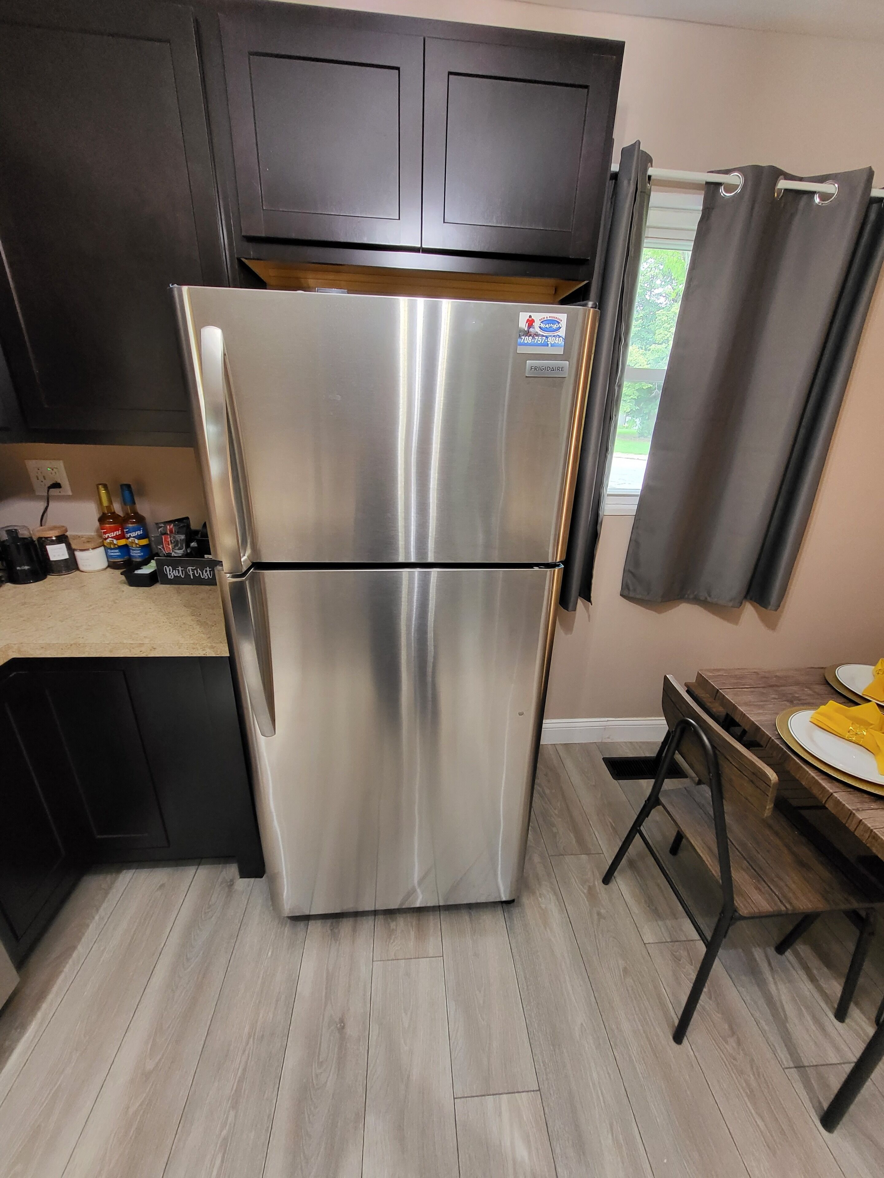 Suburban area with King Bed Comfy 3 bedroom home