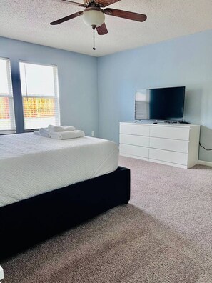 3 bedrooms, desk, iron/ironing board, WiFi