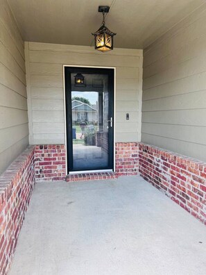 Exterior detail - Cozy 3 Bedroom House with Beautiful Fireplace (McKinney)