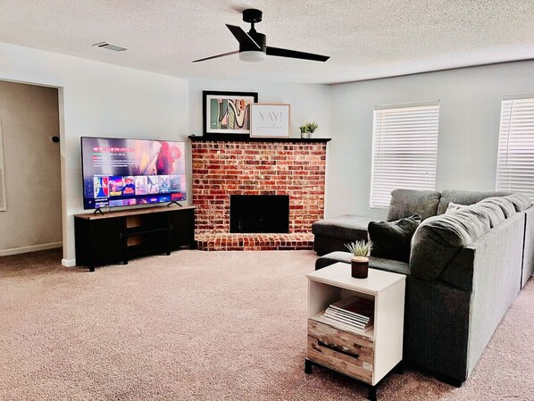 TV, fireplace