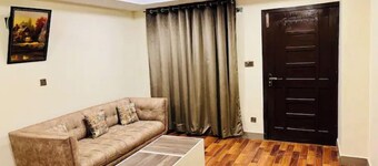 Comfy apartment in Bahria town civic center.