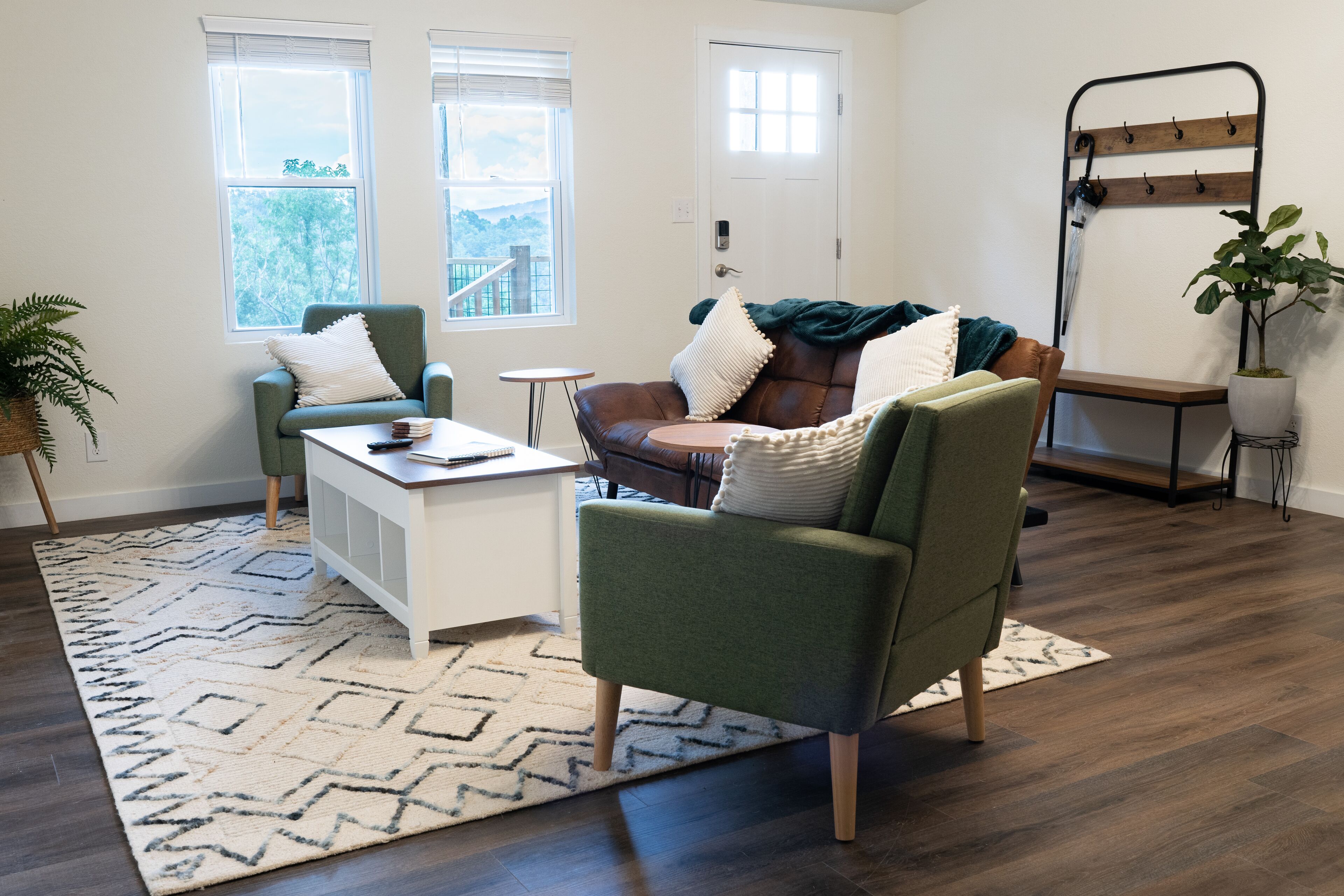 Majestic Mountain Views @ 3000 ft Elevation!
