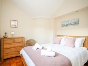 3 bedrooms, individually decorated, individually furnished, free WiFi - Ty Biwmares (Beaumaris)