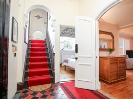 3 bedrooms, individually decorated, individually furnished, free WiFi