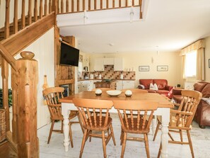 Dining - Foxes Den (St Austell)