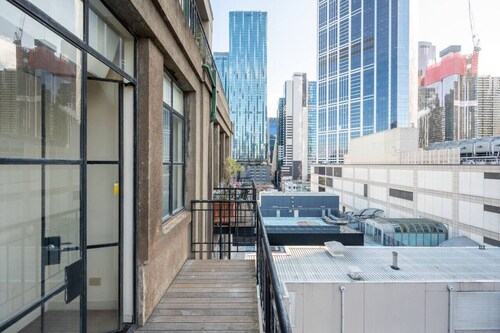 NOVA - Inner City Double Storey Loft With Views