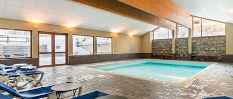 Innenpool, beheizter Pool