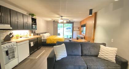 Quiet Smugglers Notch Ski Retreat- Ski in/ Ski out!
