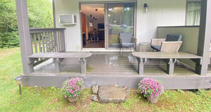 Quiet Smugglers Notch Ski Retreat- Ski in/ Ski out!