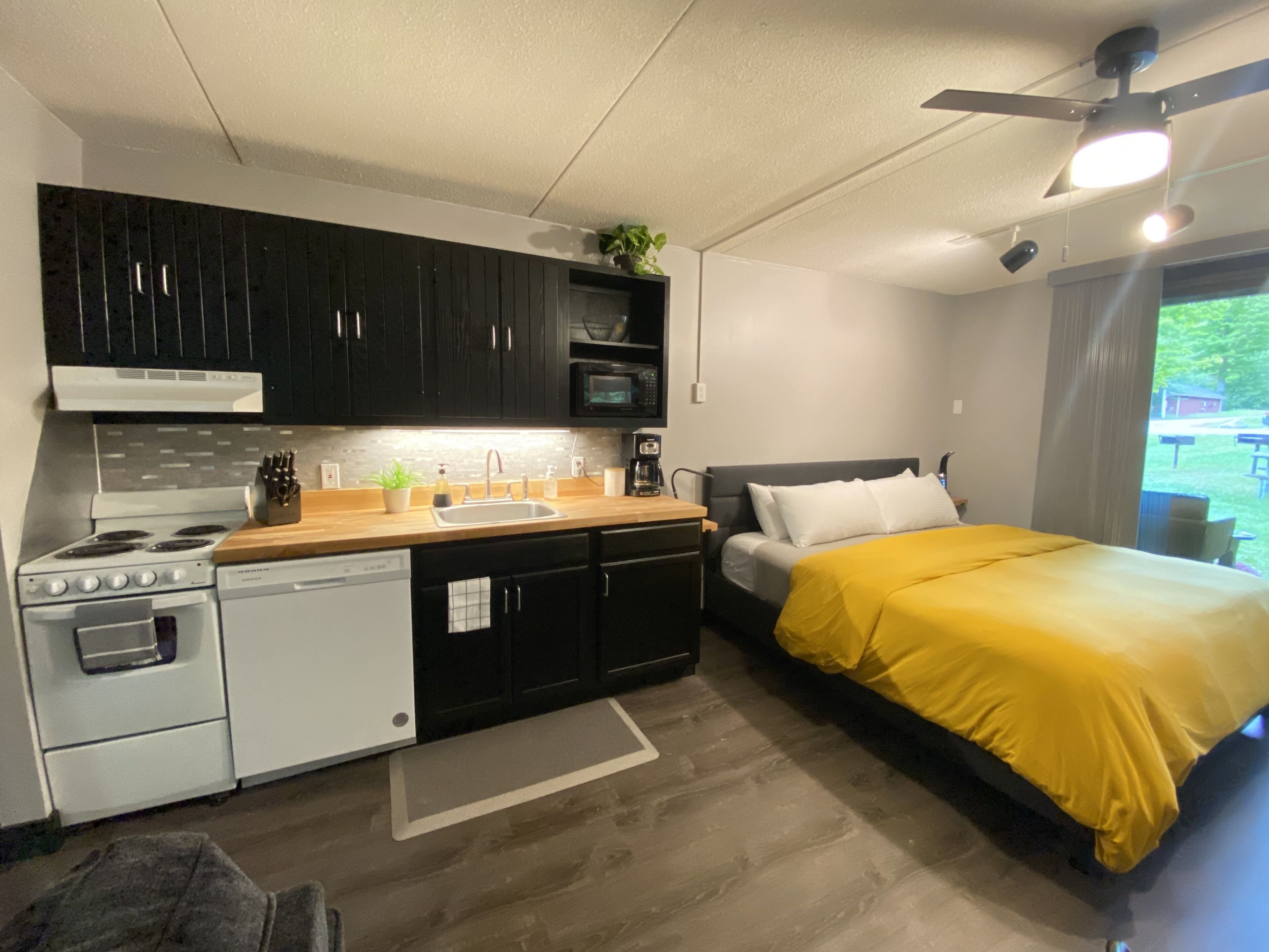 Quiet Smugglers Notch Ski Retreat- Ski in/ Ski out!