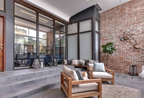 Little Bo Hideaway - A unique, urban experience awaits you!
@littlebohideaway