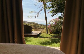 Ropa de cama de alta calidad, minibar y decoración personalizada 