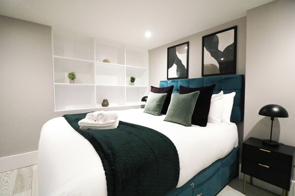 Apartment, 2 Bedrooms | 2 bedrooms, in-room safe, laptop workspace, iron/ironing board - Fitzrovia by Viridian Apartments (London)